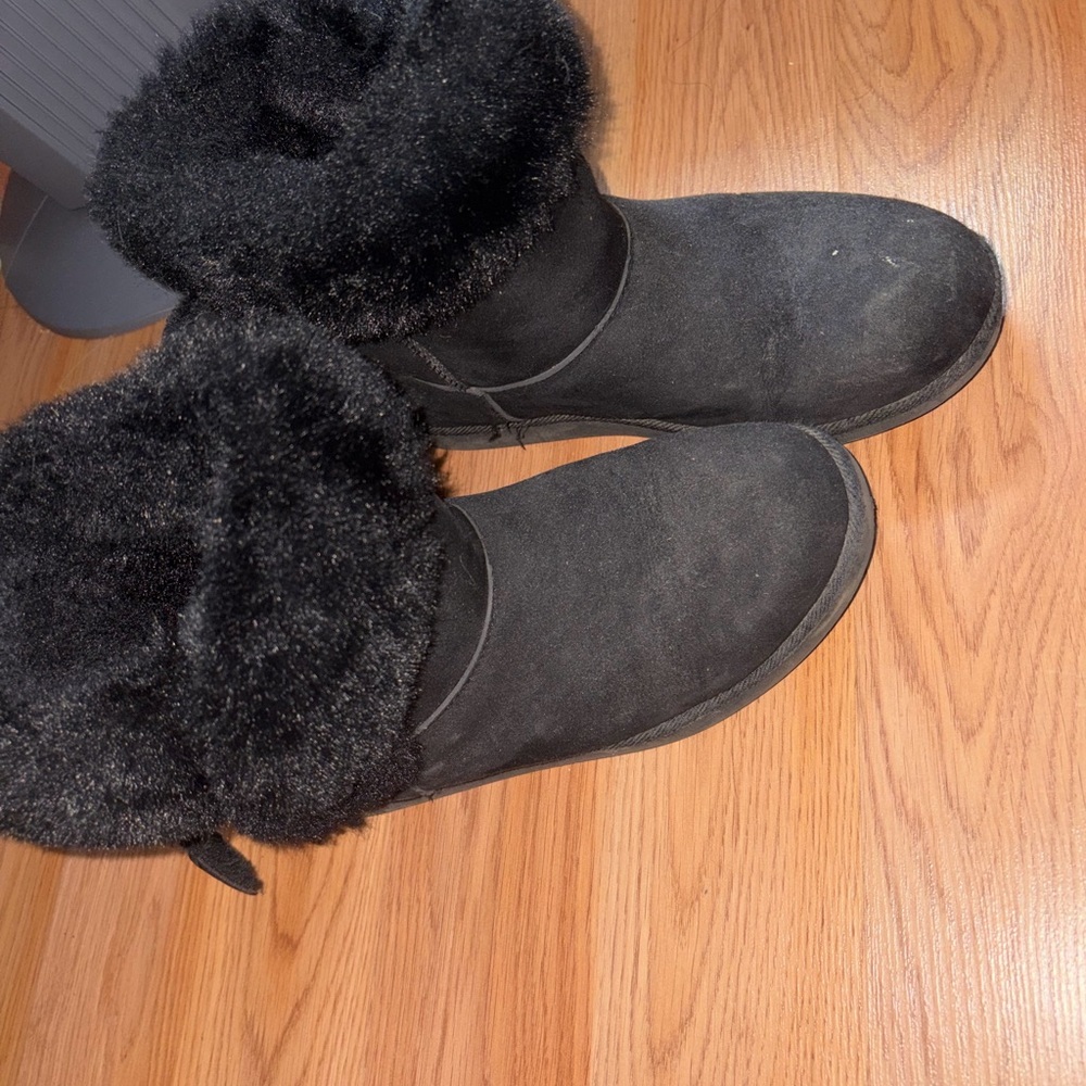 Juicy Couture Black Faux Fur Cuff Winter Boots